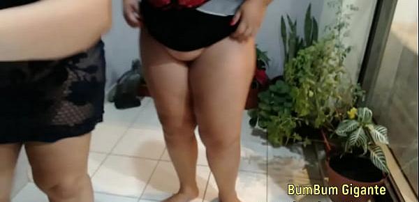 trendsBrincando com minha prima enf gulosa Enf Gulosa na varando do meu apartamento - Me segue no Instagram @srtacamargobigass - Acesso ao WhatsApp e Conteúdos www.bumbumgigante.com - Participe dos meus Vídeos